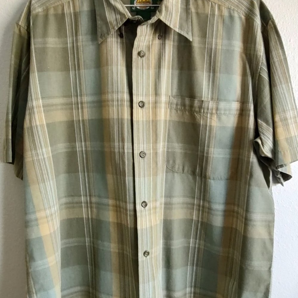 Cabela's Men's plaid short-sleeve button front shirt Size L
